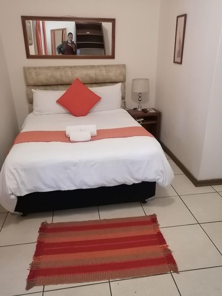 Dove'S Nest Guest House Kempton Park Exterior foto